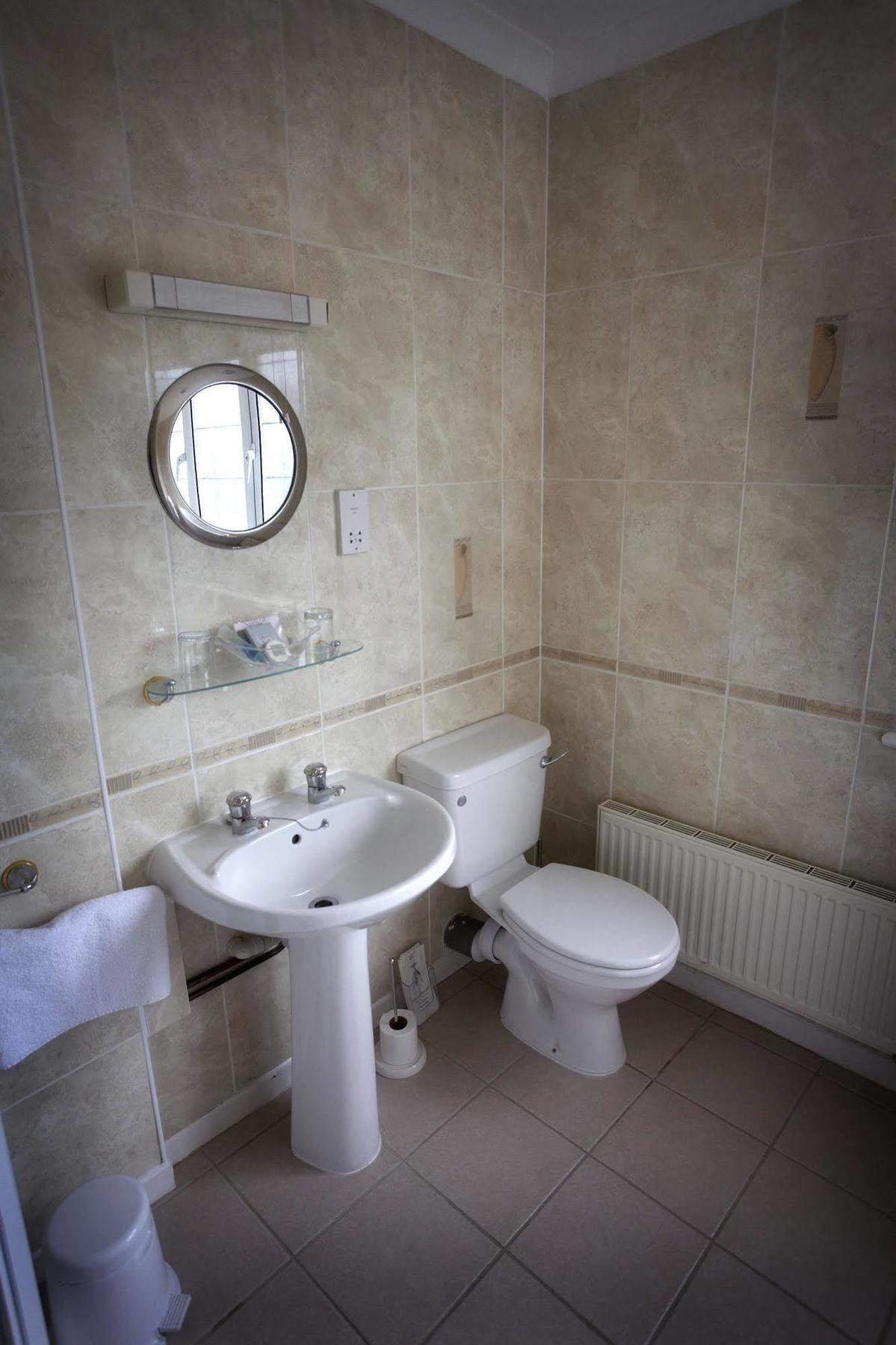 Little Silver Country Hotel Tenterden Esterno foto